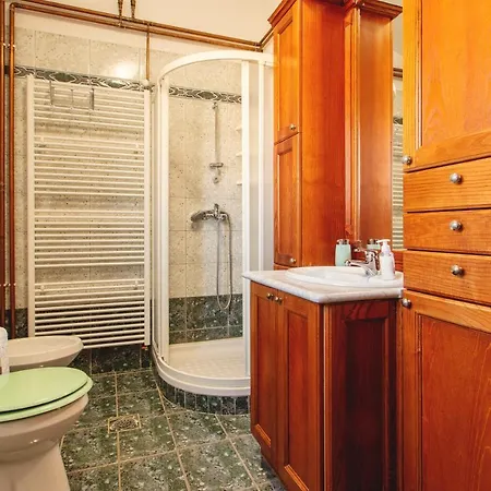 Apartman Mara Vabriga Apartment *