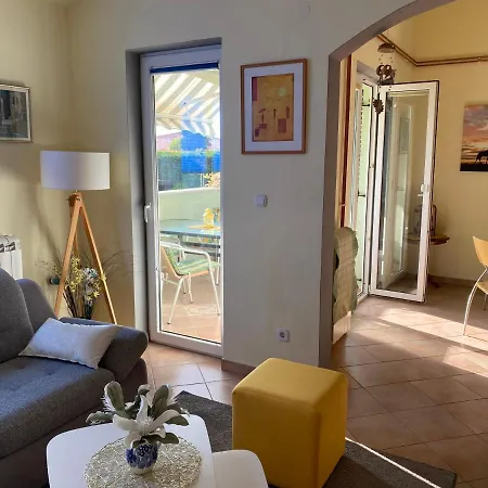 Apartman Mara Vabriga